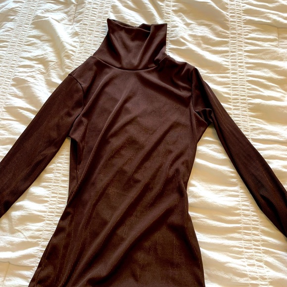 Nasty Gal Brown Turtleneck - Picture 1 of 2